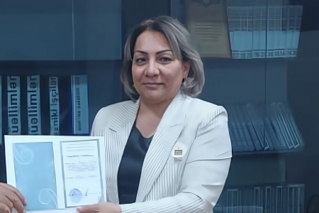 Azərbaycanda vəzifəli qadın işdən çıxarıldı