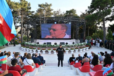 Xətai rayonunda Ulu Öndər Heydər Əliyevin hakimiyyətə gəlişinin 55-ci ildönümünə həsr olunmuş konsert keçirilib