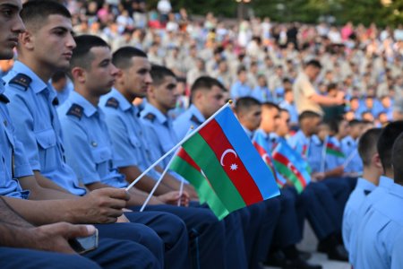 Xətai rayonunda Ulu Öndər Heydər Əliyevin hakimiyyətə gəlişinin 55-ci ildönümünə həsr olunmuş konsert keçirilib
