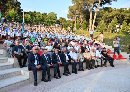 Xətai rayonunda Ulu Öndər Heydər Əliyevin hakimiyyətə gəlişinin 55-ci ildönümünə həsr olunmuş konsert keçirilib