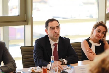 BMT-nin İnkişaf Proqramının Azərbaycandakı nümayəndə heyəti Bakı Limanında olublar BMT-nin İnkişaf Proqramının Azərbaycandakı nümayəndə heyəti Bakı Limanında olublar