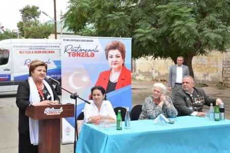 Tənzilə Rüstəmxanlı seçki məntəqələrində seçicilərlə birbaşa ünsiyyət qurub - FOTOLAR Tənzilə Rüstəmxanlı seçki məntəqələrində seçicilərlə birbaşa ünsiyyət qurub - FOTOLAR