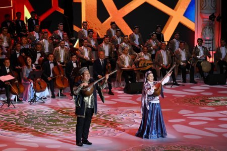 Prezidentlər ailələri ilə konsertdə iştirak etdi - Fotolar