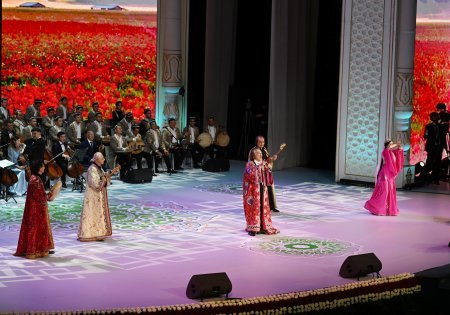 Prezidentlər ailələri ilə konsertdə iştirak etdi - Fotolar
