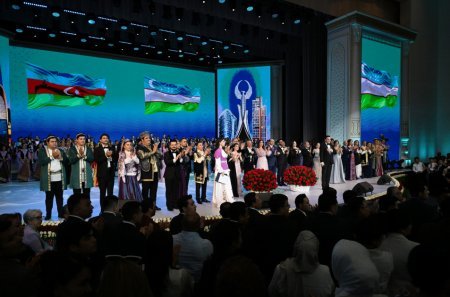 Prezidentlər ailələri ilə konsertdə iştirak etdi - Fotolar
