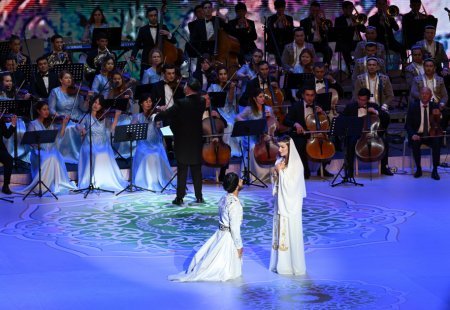 Prezidentlər ailələri ilə konsertdə iştirak etdi - Fotolar