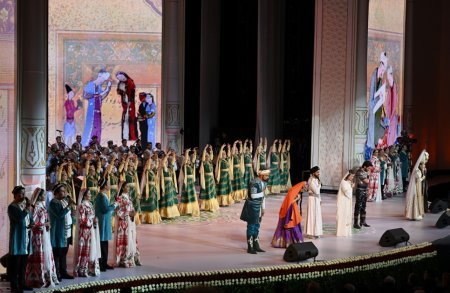 Prezidentlər ailələri ilə konsertdə iştirak etdi - Fotolar