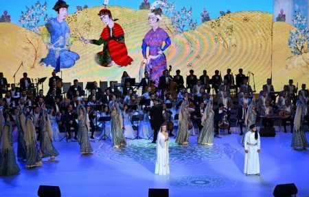 Prezidentlər ailələri ilə konsertdə iştirak etdi - Fotolar