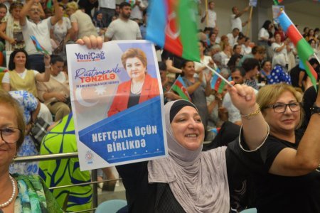 Tənzilə Rüstəmxanlının qələbə görüşü: Böyük izdiham - FOTOLAR Tənzilə Rüstəmxanlının qələbə görüşü: Böyük izdiham - FOTOLAR