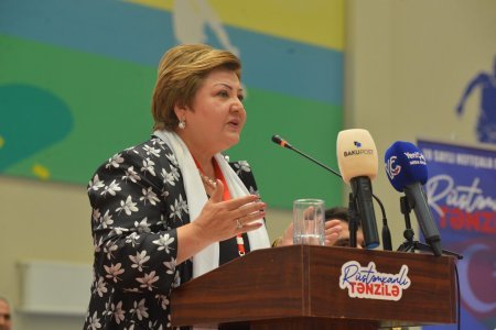 Tənzilə Rüstəmxanlının qələbə görüşü: Böyük izdiham - FOTOLAR Tənzilə Rüstəmxanlının qələbə görüşü: Böyük izdiham - FOTOLAR