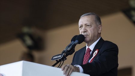 Ərdoğan: Silahlı Qüvvələr Türkiyənin bütövlüyü və birliyinin qarantıdır Ərdoğan: Silahlı Qüvvələr Türkiyənin bütövlüyü və birliyinin qarantıdır