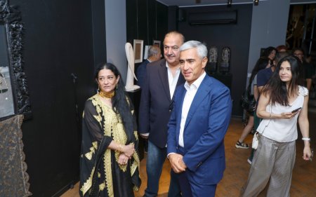 Bakıda Bəhreyn rəssamlarının əsərlərindən ibarət sərgi açılıb - FOTOLAR