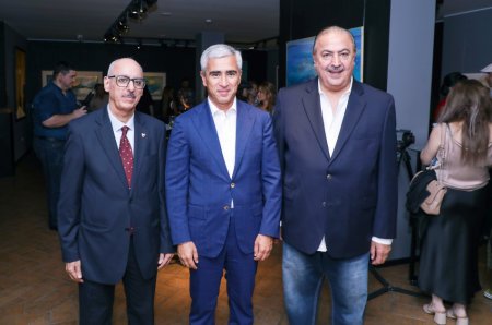 Bakıda Bəhreyn rəssamlarının əsərlərindən ibarət sərgi açılıb - FOTOLAR