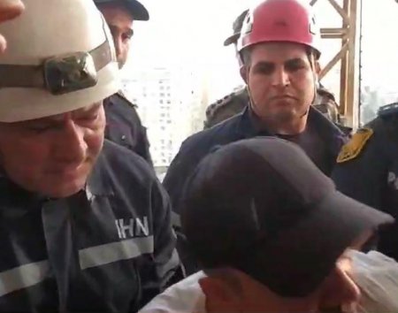 Xırdalanda intihara cəhdin qarşısı alındı - Fotolar