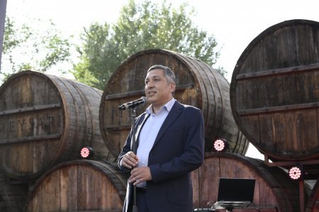 Şamaxıda Üçüncü Üzüm və Şərab Festivalının açılışı olub