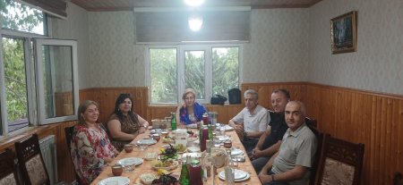 BİR ÖMÜRDƏ NEÇƏ ÖMÜR YAŞAMAQ  İSTƏYƏN İNSAN - FOTOLAR