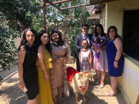 BİR ÖMÜRDƏ NEÇƏ ÖMÜR YAŞAMAQ  İSTƏYƏN İNSAN - FOTOLAR