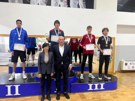 Azərbaycan qılıncoynadanları beynəlxalq turnirdə qızıl və gümüş medallar qazanıblar - FOTO Azərbaycan qılıncoynadanları beynəlxalq turnirdə qızıl və gümüş medallar qazanıblar - FOTO