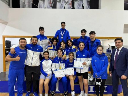 Azərbaycan qılıncoynadanları beynəlxalq turnirdə qızıl və gümüş medallar qazanıblar - FOTO Azərbaycan qılıncoynadanları beynəlxalq turnirdə qızıl və gümüş medallar qazanıblar - FOTO