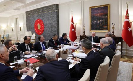 Ərdoğanın sədrliyi ilə təhlükəsizlik iclası keçirilib - YENİLƏNİB Ərdoğanın sədrliyi ilə təhlükəsizlik iclası keçirilib - YENİLƏNİB