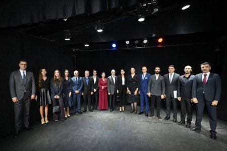 Mehriban Əliyeva və ailə üzvləri Pantomim Teatrının binasında mövcud vəziyyətlə tanış olublar - FOTO Mehriban Əliyeva və ailə üzvləri Pantomim Teatrının binasında mövcud vəziyyətlə tanış olublar - FOTO