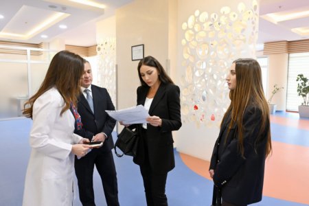 Birinci vitse-prezident Mehriban Əliyeva Talassemiya Mərkəzində olub - FOTO