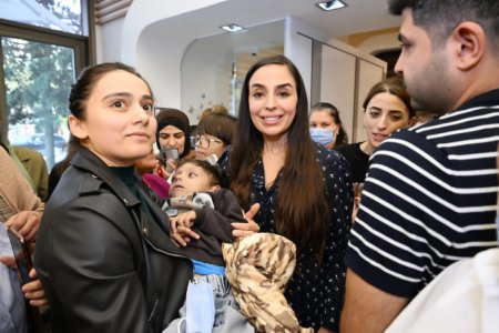 Birinci vitse-prezident Mehriban Əliyeva Talassemiya Mərkəzində olub - FOTO