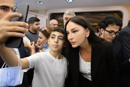 Birinci vitse-prezident Mehriban Əliyeva Talassemiya Mərkəzində olub - FOTO