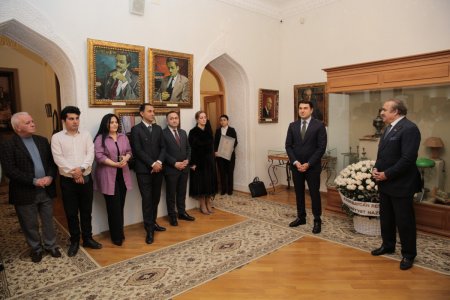 Mədəniyyət naziri Milli Azərbaycan Ədəbiyyatı Muzeyinin kollektivi ilə görüşüb - FOTO