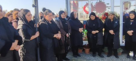 BƏRDƏDƏ ŞƏHİDİN MƏZARI ZİYARƏT OLUNDU RUHUNA DUALAR OXUNDU - FOTOLAR BƏRDƏDƏ ŞƏHİDİN MƏZARI ZİYARƏT OLUNDU RUHUNA DUALAR OXUNDU - FOTOLAR