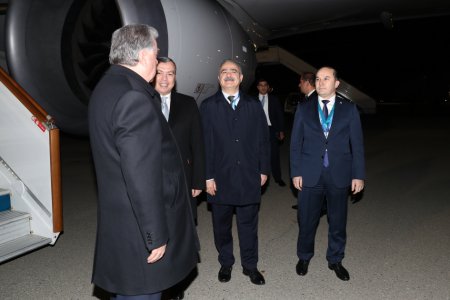 Tacikistan Prezidenti Emoməli Rəhmonun Azərbaycana səfəri başlayıb - FOTO Tacikistan Prezidenti Emoməli Rəhmonun Azərbaycana səfəri başlayıb - FOTO