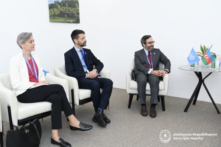 Ceyhun Bayramov BMT Baş katibinin müavini və BMT-nin layihə xidmətləri ofisinin icraçı direktoru Jorge Moreira da Silva ilə görüşüb - FOTO Ceyhun Bayramov BMT Baş katibinin müavini və BMT-nin layihə xidmətləri ofisinin icraçı direktoru Jorge Moreira da Silva ilə görüşüb - FOTO