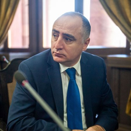 Ermənistanda yüksəkvəzifəli məmurlar istefa verdi - Adlar