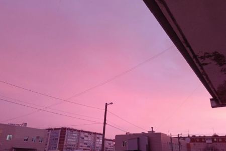 Rusiyada şəhər çəhrayı rəngə boyandı - Fotolar