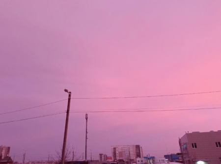 Rusiyada şəhər çəhrayı rəngə boyandı - Fotolar
