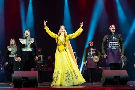 Azərbaycan Dövlət Rəqs Ansamblı Çelyabinskdə festivalda çıxış edib - FOTO