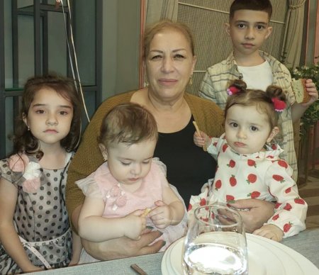 YÜKSƏK ANALIQ KEYFİYYƏTİ, AİLƏSİNƏ VƏ DOSTLARINA SƏDAQƏTİ İLƏ SEÇİLƏN ƏSLİ XANIM - FOTO YÜKSƏK ANALIQ KEYFİYYƏTİ, AİLƏSİNƏ VƏ DOSTLARINA SƏDAQƏTİ İLƏ SEÇİLƏN ƏSLİ XANIM - FOTO