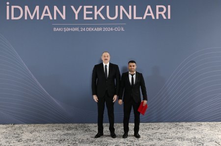 Prezident bu idmançılara ev verdi - Fotolar Prezident bu idmançılara ev verdi - Fotolar