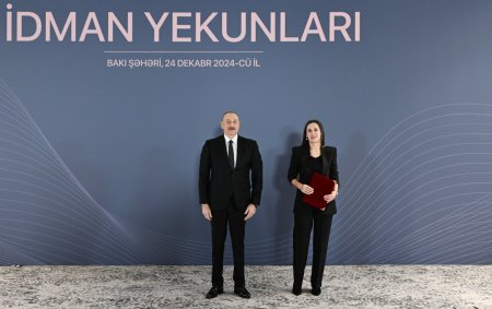 Prezident bu idmançılara ev verdi - Fotolar Prezident bu idmançılara ev verdi - Fotolar
