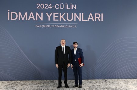 Prezident bu idmançılara ev verdi - Fotolar Prezident bu idmançılara ev verdi - Fotolar