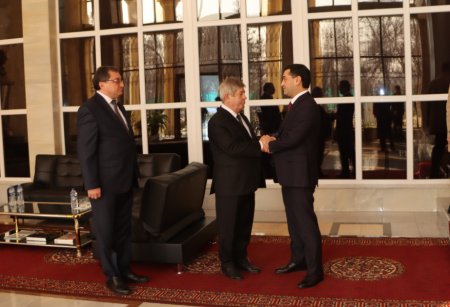 Təyyarə qəzasında həlak olanların xatirəsi Özbəkistanda anılıb
