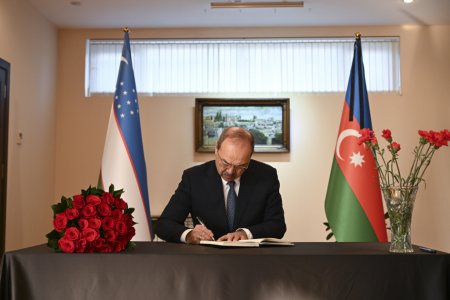 Təyyarə qəzasında həlak olanların xatirəsi Özbəkistanda anılıb