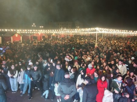 Yeni il münasibətilə Xankəndidə atəşfəşanlıq olub - FOTOLAR Yeni il münasibətilə Xankəndidə atəşfəşanlıq olub - FOTOLAR