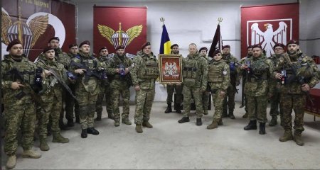 Ukrayna SQ-nin baş komandanı Kursk istiqamətinə səfər edib - FOTOLAR