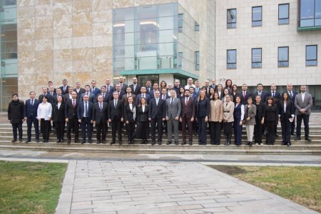 ADA Universitetində Mərkəzi Bankın rəhbər əməkdaşları üçün təlimlər davam etdirilir - FOTO ADA Universitetində Mərkəzi Bankın rəhbər əməkdaşları üçün təlimlər davam etdirilir - FOTO