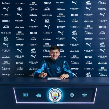 Özbək futbolçu “Mançester Siti”də
