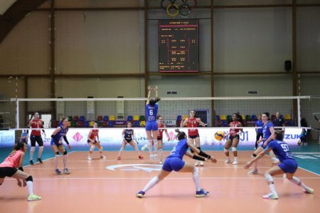 Qadın voleybolçular arasında Yüksək Liqada VII tura yekun vurulub - FOTO Qadın voleybolçular arasında Yüksək Liqada VII tura yekun vurulub - FOTO