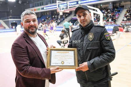 Bakıda polisin tapdığı 10 min manat onun imiş... - Foto Bakıda polisin tapdığı 10 min manat onun imiş... - Foto