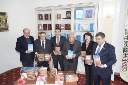 Astanada "Daşa yazılmış tarix" kitabının təqdimatı keçirilib - FOTO