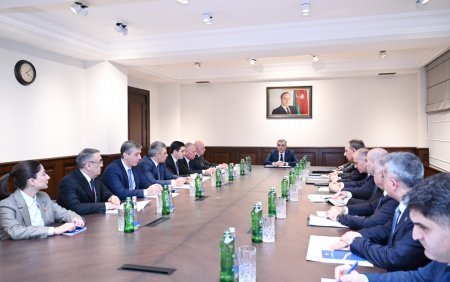 Samir Nuriyev iclas keçirdi - FOTO Samir Nuriyev iclas keçirdi - FOTO